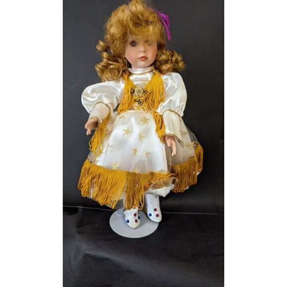 Paradise Galleries "Delta Dawn" Musical Porcelain Doll Cindy Shafer music box - Picture 6 of 10